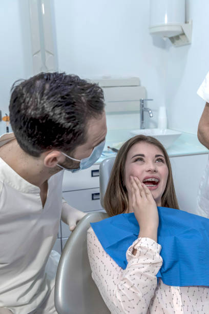 Best Emergency Tooth Extraction  in Red Lick, TX